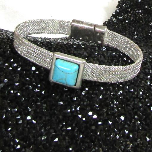 Silver mesh Bracelet with turquoise focus