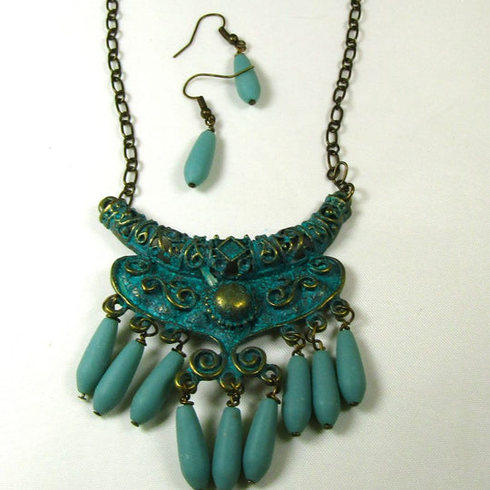 Patina Antique  Bass Necklace with Ornamental Focus & Earrings