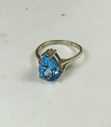 right hand  ring topaz