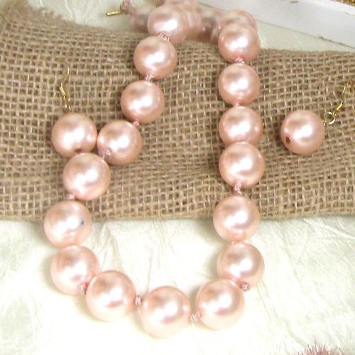 Pink Pearl ecklace & earrings