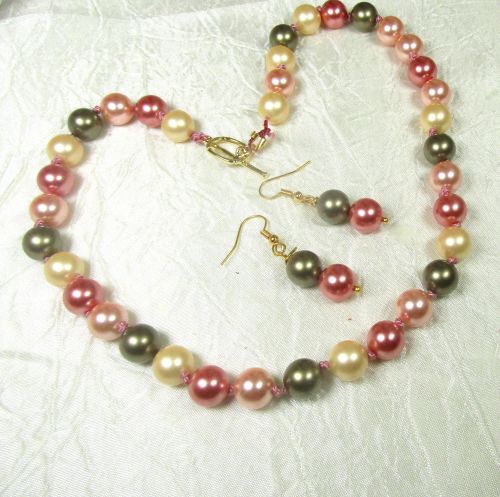 Muli-colored Pearl necklace & Earrings