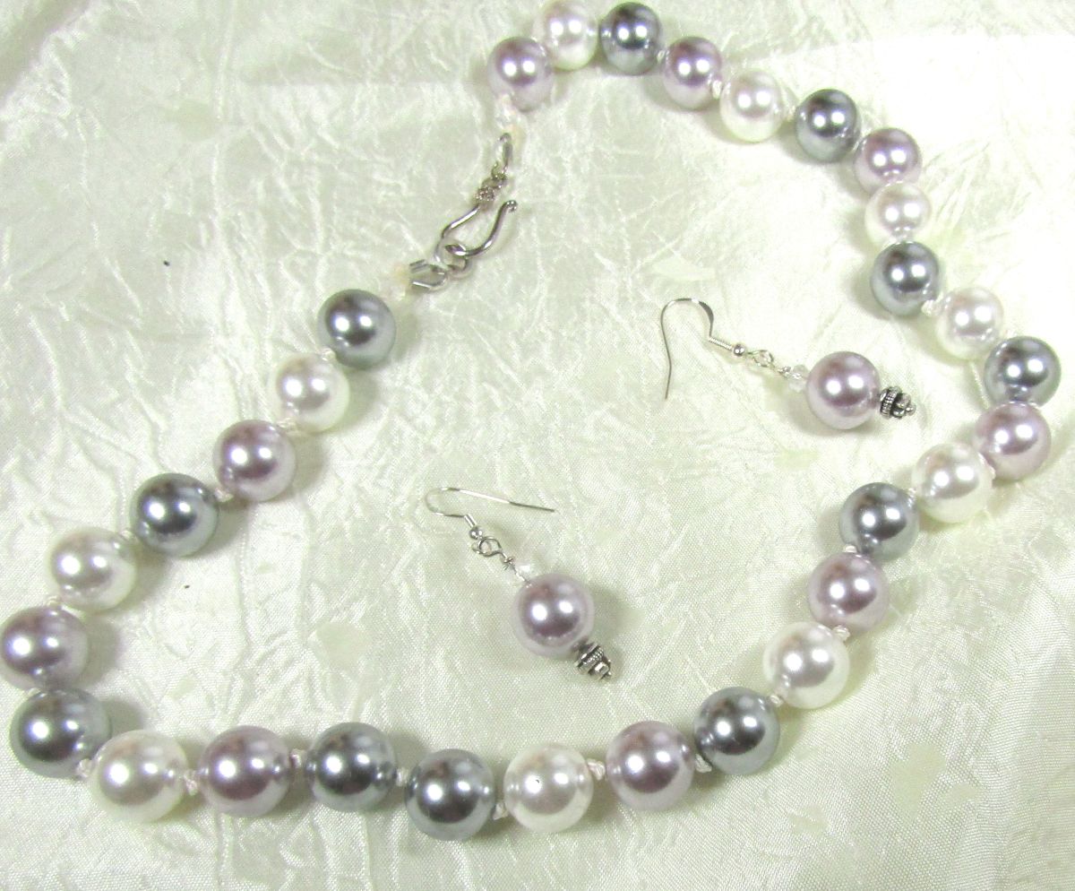 White & Gray Shell Pearl Necklace & Earrings