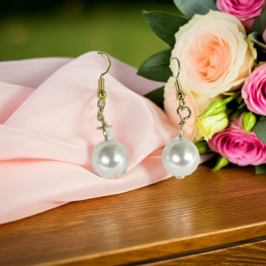 White Shell pearl Earrings