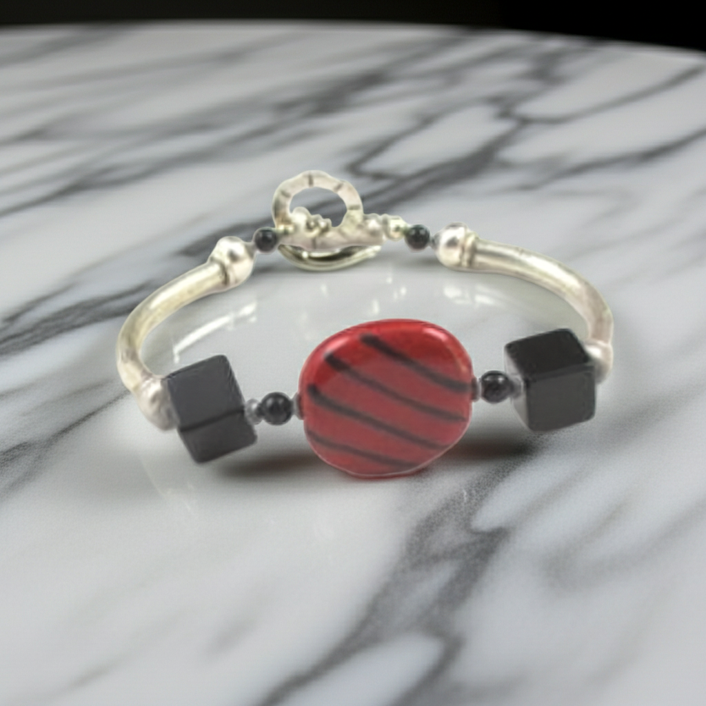 Fair Trade Kazuri Bangle Bracelet in Red and Black.