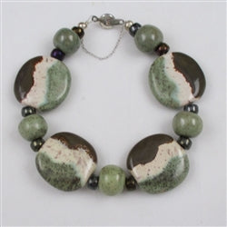 Fair trade Kazuri bead bracelet green