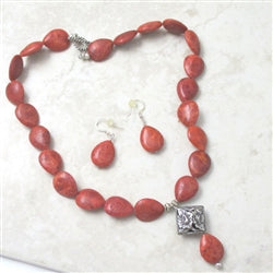 Red Teardrop Beaded Necklace with Pendant and Earrings - VP's Jewelry