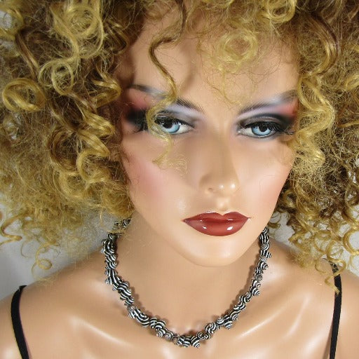 Black & White Sea Shell Necklace - VP's Jewelry