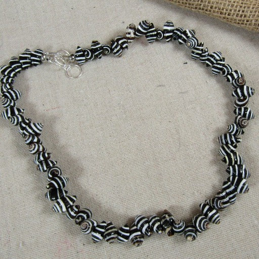 Black & White Sea Shell Necklace - VP's Jewelry