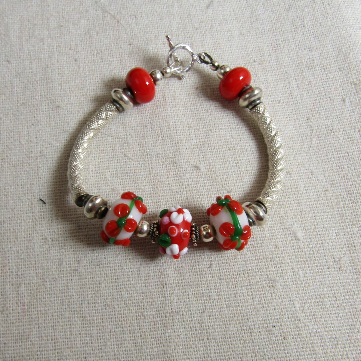 Red Artisan Bead Flower Bangle Bracelet - VP's Jewelry  