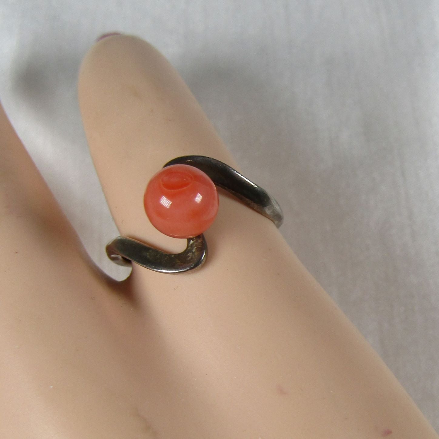 Red Coral Bead Women's Fashion Ring Size 5