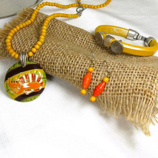 Artisan Yellow Cat Necklace and Regaliz Leather Bracelet Jewelry Set