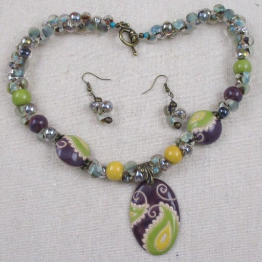 Spring Green Glass Beads Necklace With Earrings