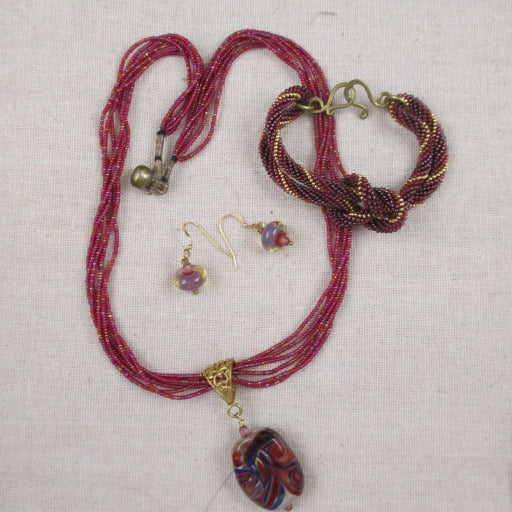 Maroon Designer Handmade Pendant Necklace Earrings & Bracelet - VP's Jewelry